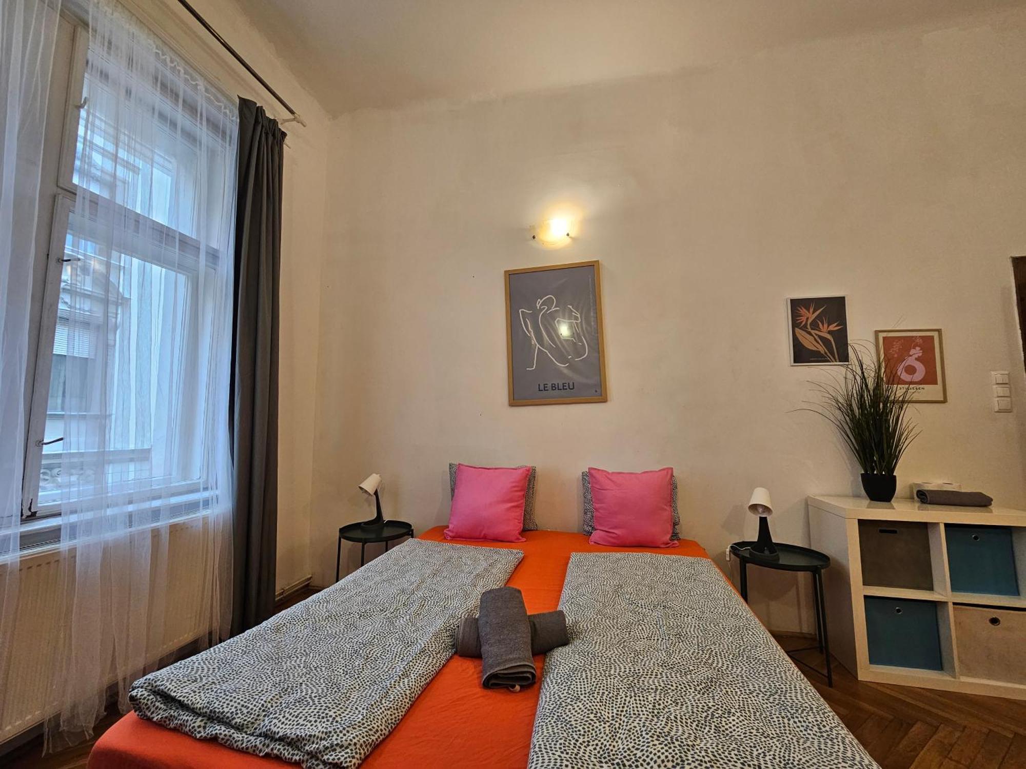 Vibrant City Center Rooms, Budapest